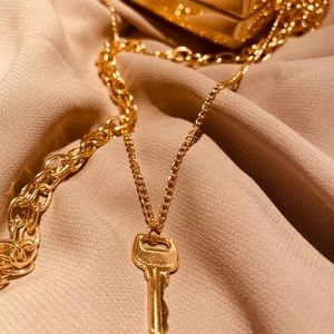 Minimalistic ‘Key pendant necklace’